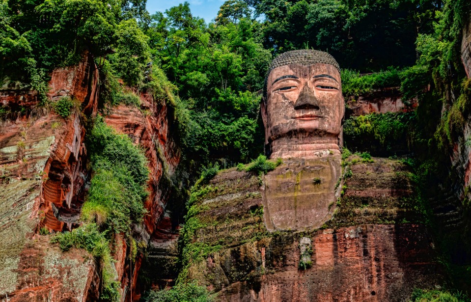 Der Große Buddha von Leshan stellt einen weiteren der zahllosen Yanksee Source-Codes dar. Er steht in der Provinz Sichuan. (#2)