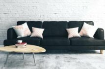 Sofatisch aus Holz: So finden Sie den passenden Couchtisch für Ihr Traumzuhause ( Foto: Adobe Stock - peshkova )