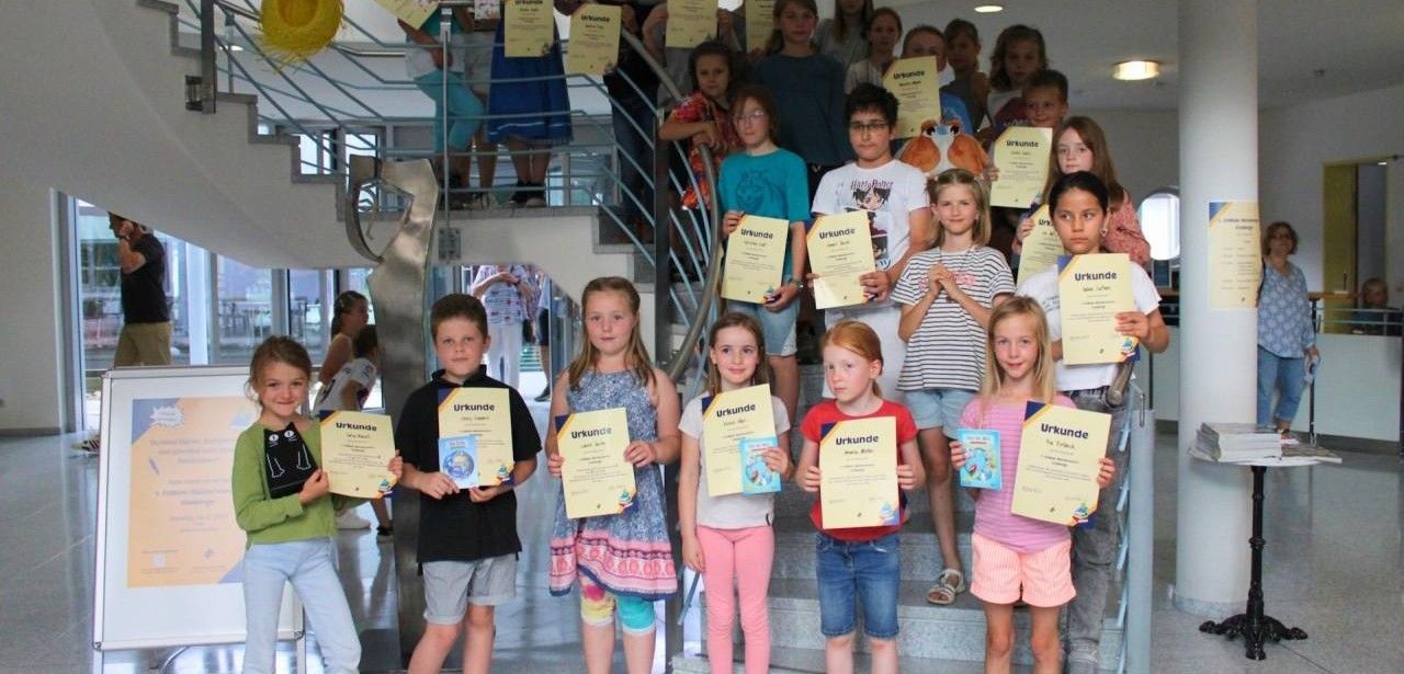 Grundschulkinder zeigen Kreativität und Lesefähigkeiten bei (Foto: FORUM MEDIA GROUP/Isabella Fetzer)